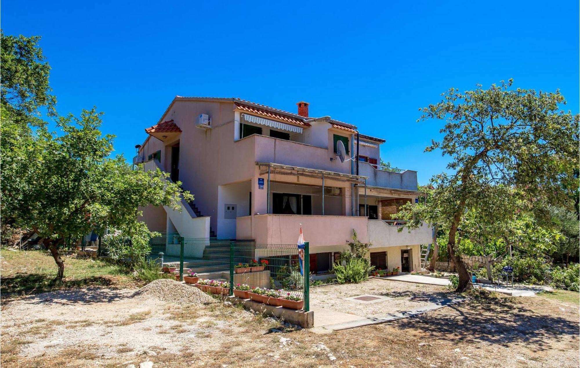 Beautiful Apartment In Potocnica With Wifi Borovici ภายนอก รูปภาพ